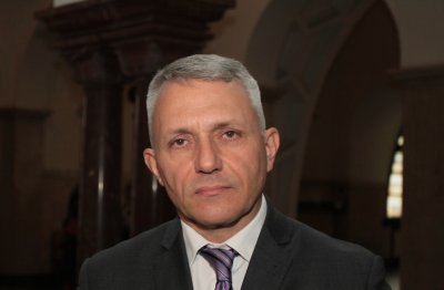 Хаджигенов прати Таня Дончева да обира мандри