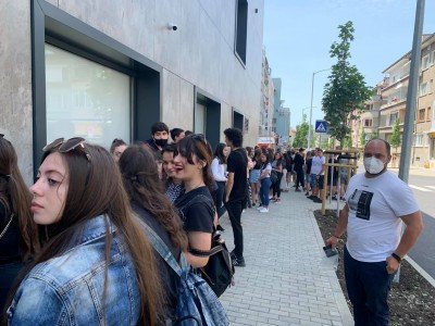 Опашки се вият: Библиотеката в Бургас удължава работното време