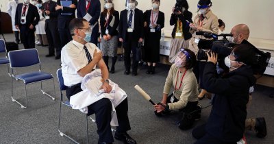 Япония открива центрове за масова ваксинация