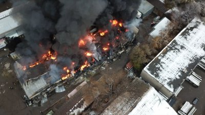 Двама загинаха при пожари в касахстански складове