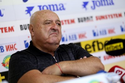 Математика с чичо Венци: Опитът на Бербатов като ръководител е 0,002%