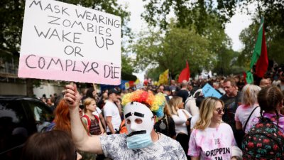 Хиляди протестираха в Лондон срещу масовото ваксиниране