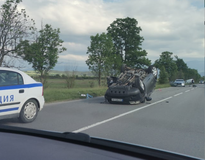 Зрелищна катастрофа на пътя за Самоков (СНИМКИ)