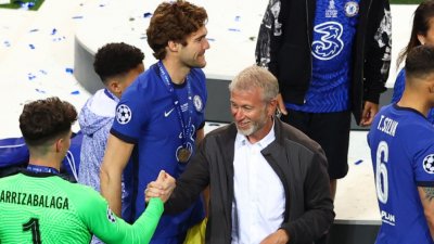 Роман Абрамович гледа на живо победата на Челси