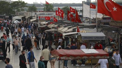 Облекчават част от мерките в Турция