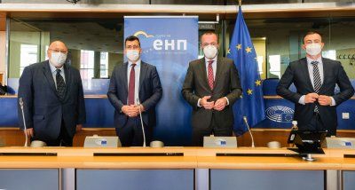 ЕНП съгласни с ГЕРБ, че вървял пълзящ преврат у нас 