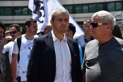 Партия „Възраждане” оцеля!