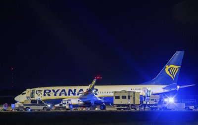 Самолет на „Райънеър“ кацна извънредно в Берлин