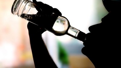 Руснаците намалили водката и цигарите