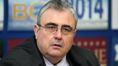 Огнян Минчев за Слави: Специалистът по турбофолк да си трае!