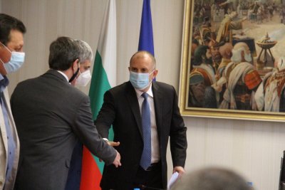Радев към синдикатите: Кабинетът прави всичко, за да спаси ТЕЦ "Марица"2