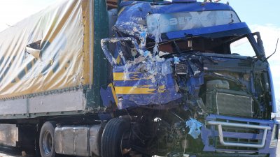Верижна катастрофа с ТИР край Разград