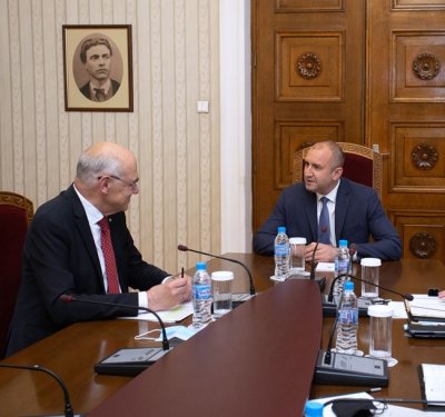 Радев: Лавината от проблеми в енергетиката удрят по икономиката и хората
