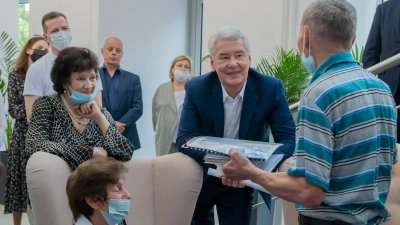 Боцнеш се със Спутник V, печелиш Лада