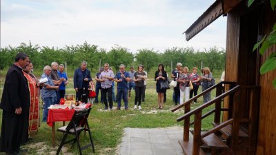 Достойно: Бивш пожарникар построи параклис