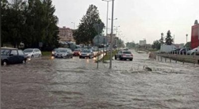Порой наводни В. Търново и повреди пътя София-Варна