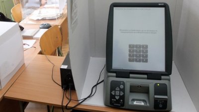 Росица Матева: Още 800 машини за вота ще бъдат произведени в Тайван