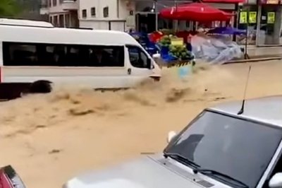 Апокалипсис: Невиждани порои потопиха Турция (видео)
