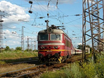 Бързият влак Бургас-София замина от Сливен със 125 минути закъснение