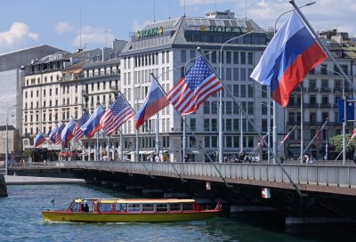 Свършиха руските и американските знамена в Женева