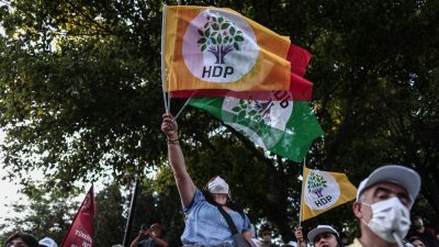 Анкара иска да закрие прокюрдска партия