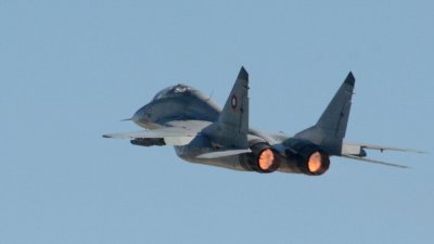 Откриха още части от падналия боен самолет