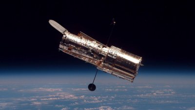 НАСА зацикли с "Хъбъл", не може да го поправи 