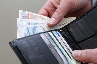 Тесла: От 1 юли скачат токът, газът, парното и хранителните стоки
