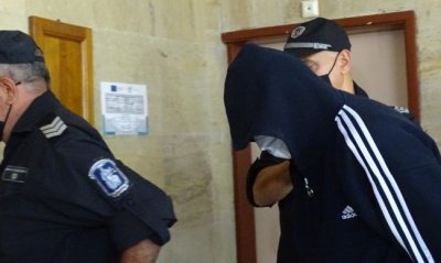 Оставиха в ареста банковия обирджия от Дупница