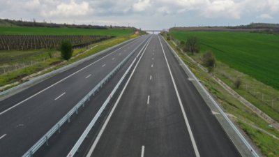 Удължават ремонта на "Тракия"