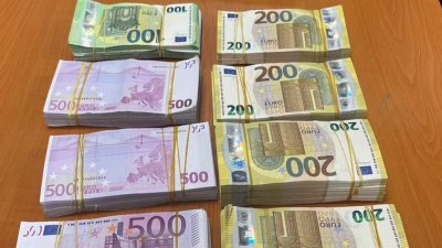 Нашенец опита да изнесе в Турция 650 000 евро, скрити в потник
