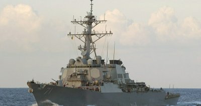 Американският ракетен миноносец „Рос“ навлезе в Черно море