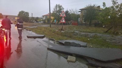 Бедствие: Над 200 наводнени къщи в Котел след проливните дъждове