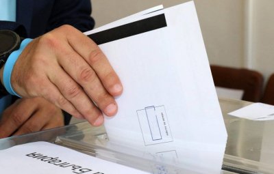 ЦИК отряза от гласуване почиващите на морето 