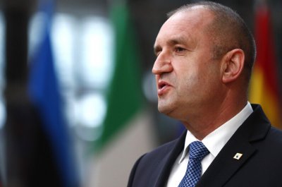 Радев: Няма да позволим да ни извиват ръцете за Македония