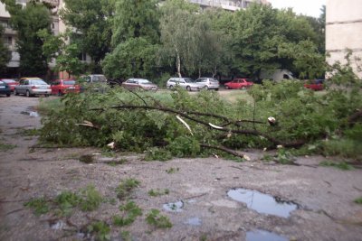 И Перник с много щети след бурята