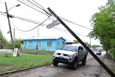 Ураганът Елза помете Барбадос