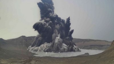 Предупредиха за още по-силни изригвания във Филипините