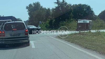 Жена пострада при катастрофа с микробус край Стражица