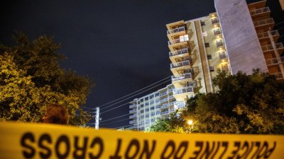 Под руините: Загиналите във Флорида вече са 22-ма