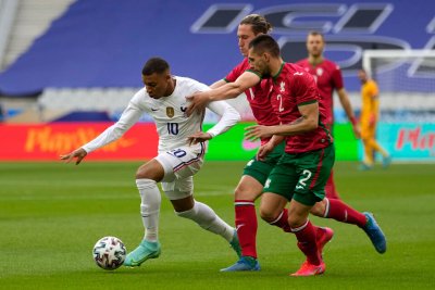 Резонно: България падна с три места в ранглистата на ФИФА