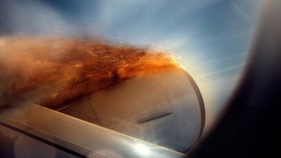 Боинг 737 се приводни аварийно в океана