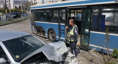 Жена е със счупен череп заради катастофата край Стражица 