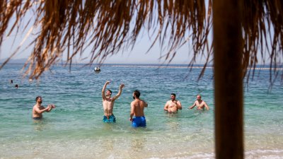 Горещ ад в Гърция, живакът стига до 44 градуса