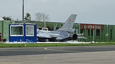 Белгийски изтребител падна в Нидерландия (ВИДЕО)