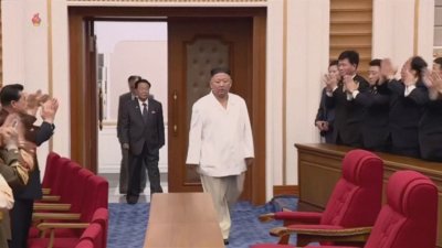 Северна Корея съкрушена: Ким Чен-ун видимо измършавял