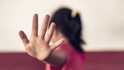 29-годишен мъж е задържан за блудство с малолетно момиче