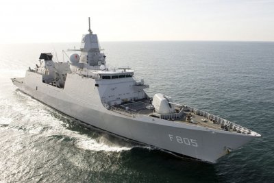 Русия изплашила с изтребители холандска фрегата в Черно море 
