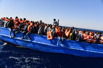 43 мигранти се удавиха край Тунис