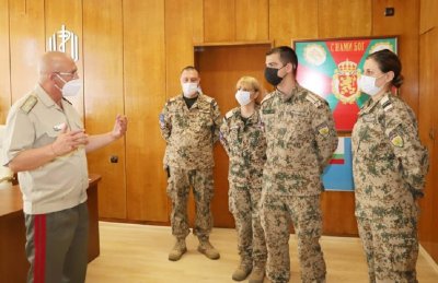Eкип на ВМА с награда за успешна мисия в Мали